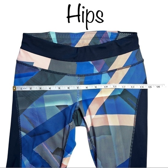 Athleta Electric Geo Sonar Capri Cropped Workout Legging Tights Size Extra Small - Picture 13 of 17